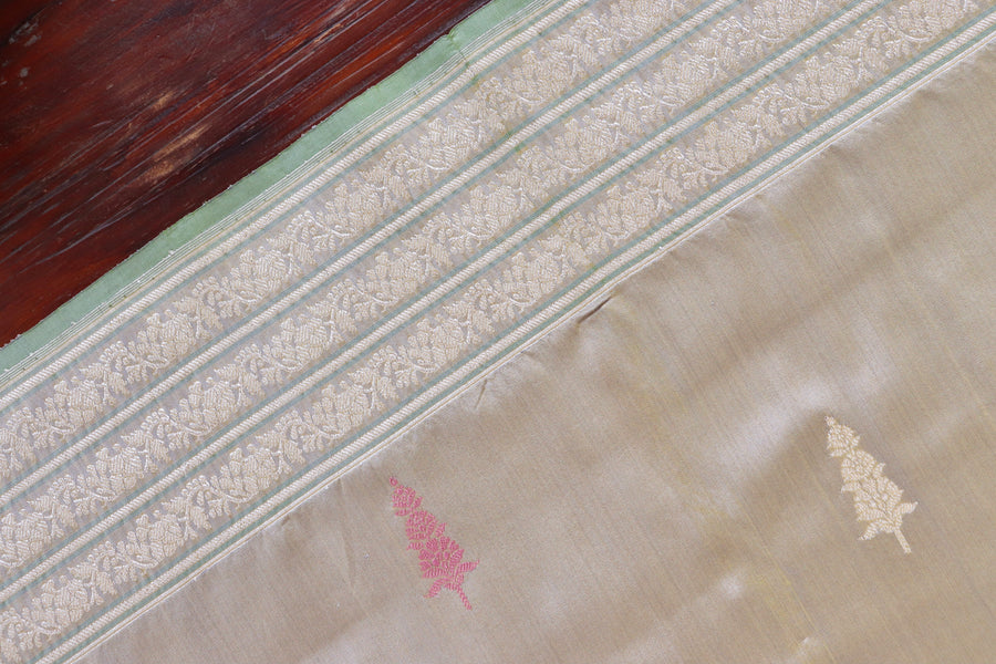 Grey Kadhua Motif Pure Silk Handloom Banarasi Saree