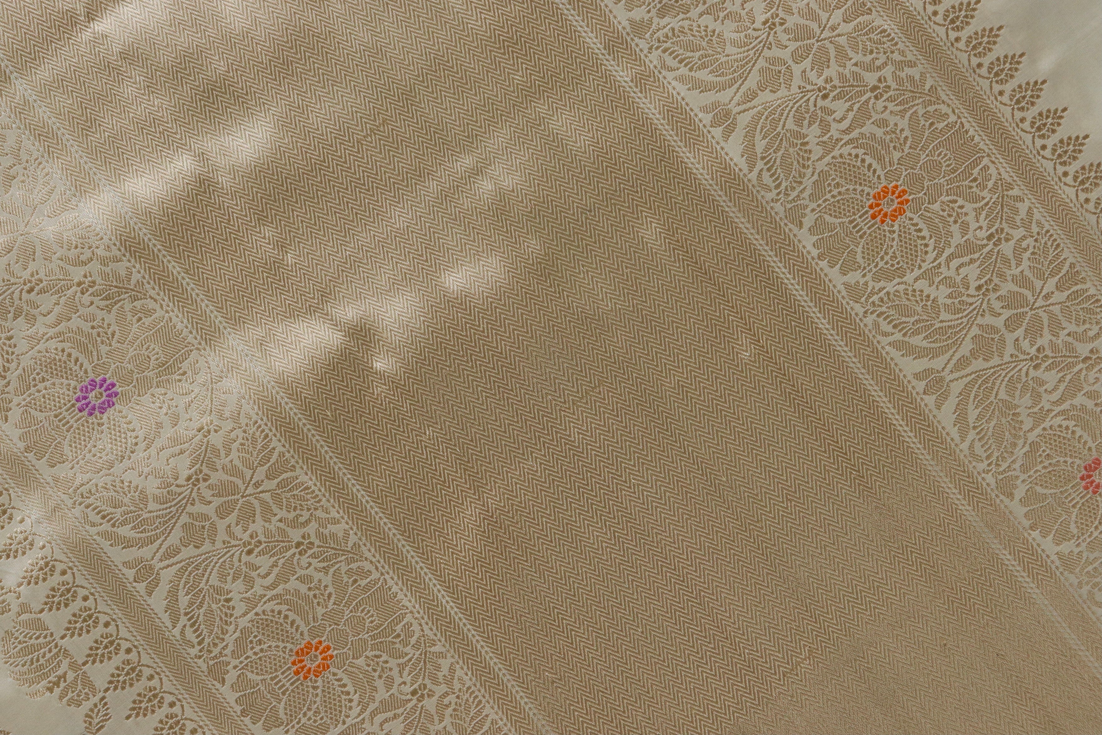 Ivory Jangla Pure Silk Handloom Banarasi Saree