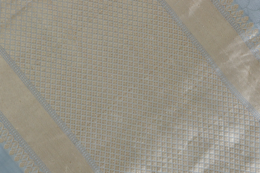 Colour close-up of Grey Tanchoi Banarasi saree