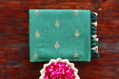 Deep Green handloom Banarsi saree in Munga silk