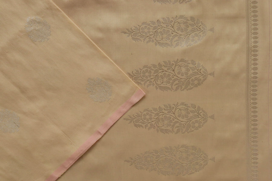 Full drape of Lemon Virsa Kadhua handwoven Banarasi saree