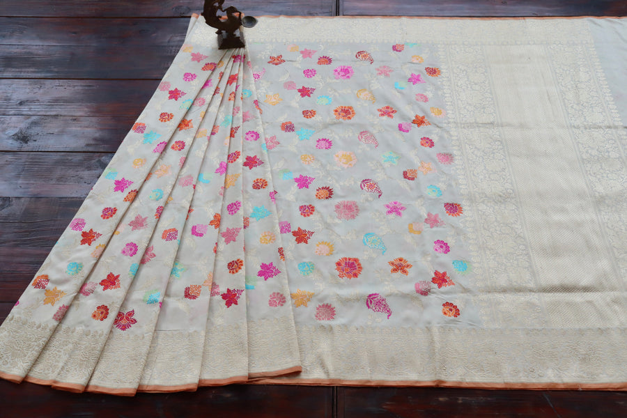 Border close-up on Ivory Kimkhab Banarasi saree