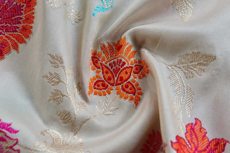 Pleat detail of Ivory Kimkhab Banarasi saree