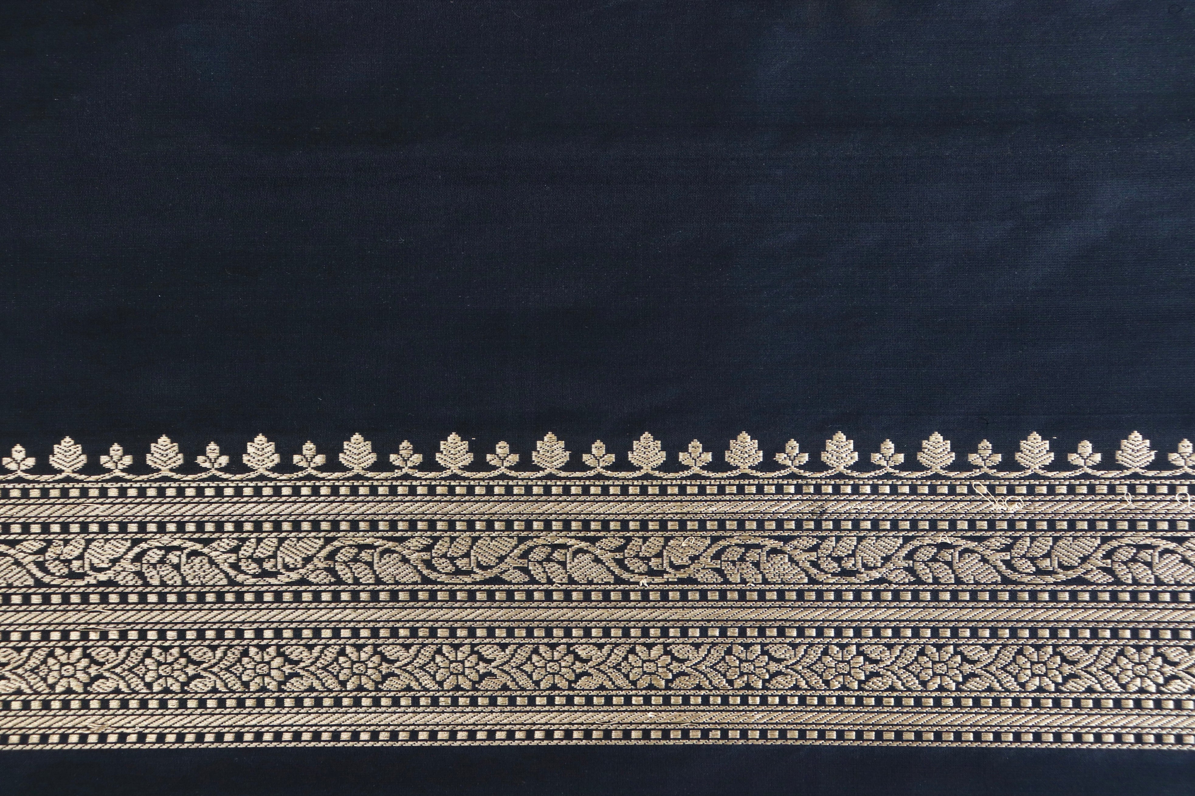 Black Gulab Jangla Pure Silk Handloom Banarasi Saree