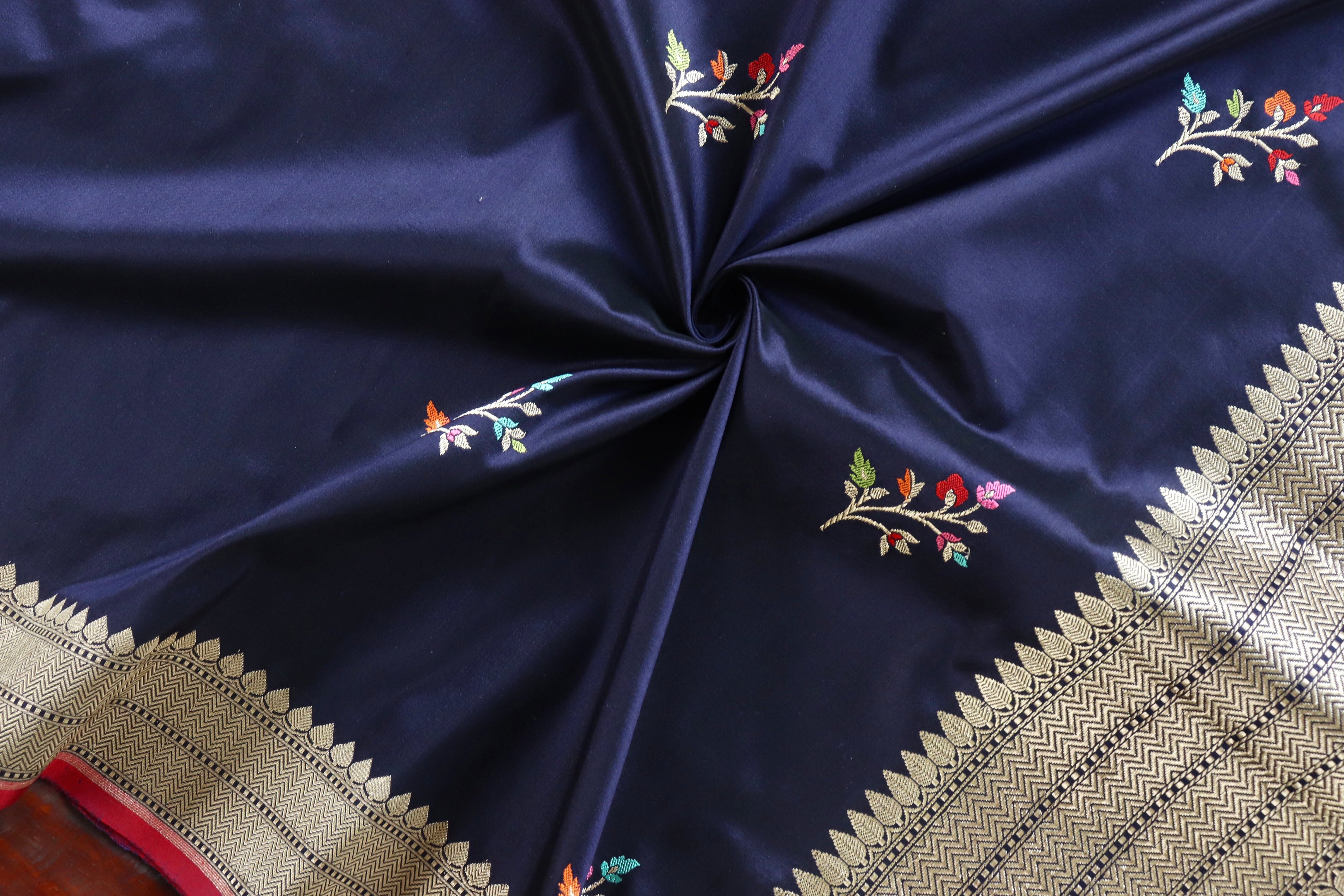 Navy Blue Leaf Motif Pure Silk Handloom Banarasi Dupatta