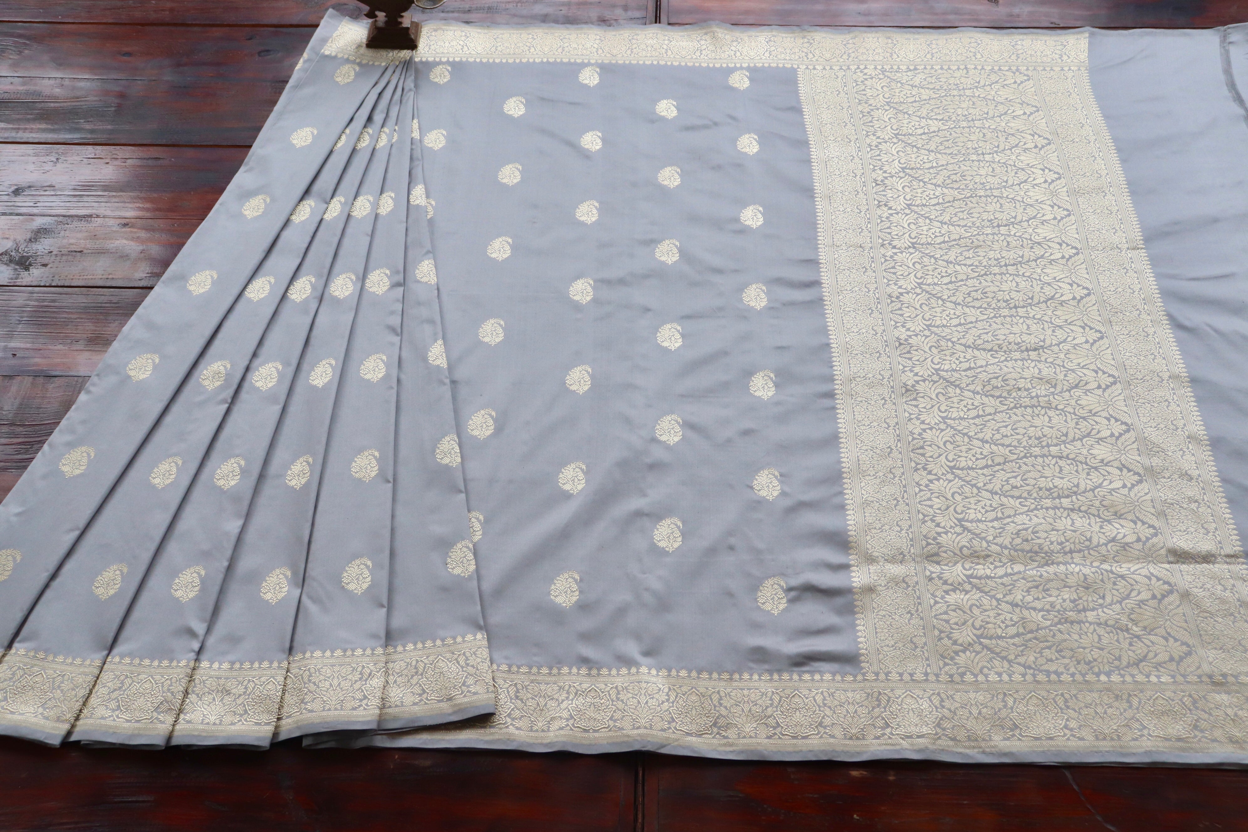 Light Grey Kairy Motif Pure Silk Handloom Banarasi Saree