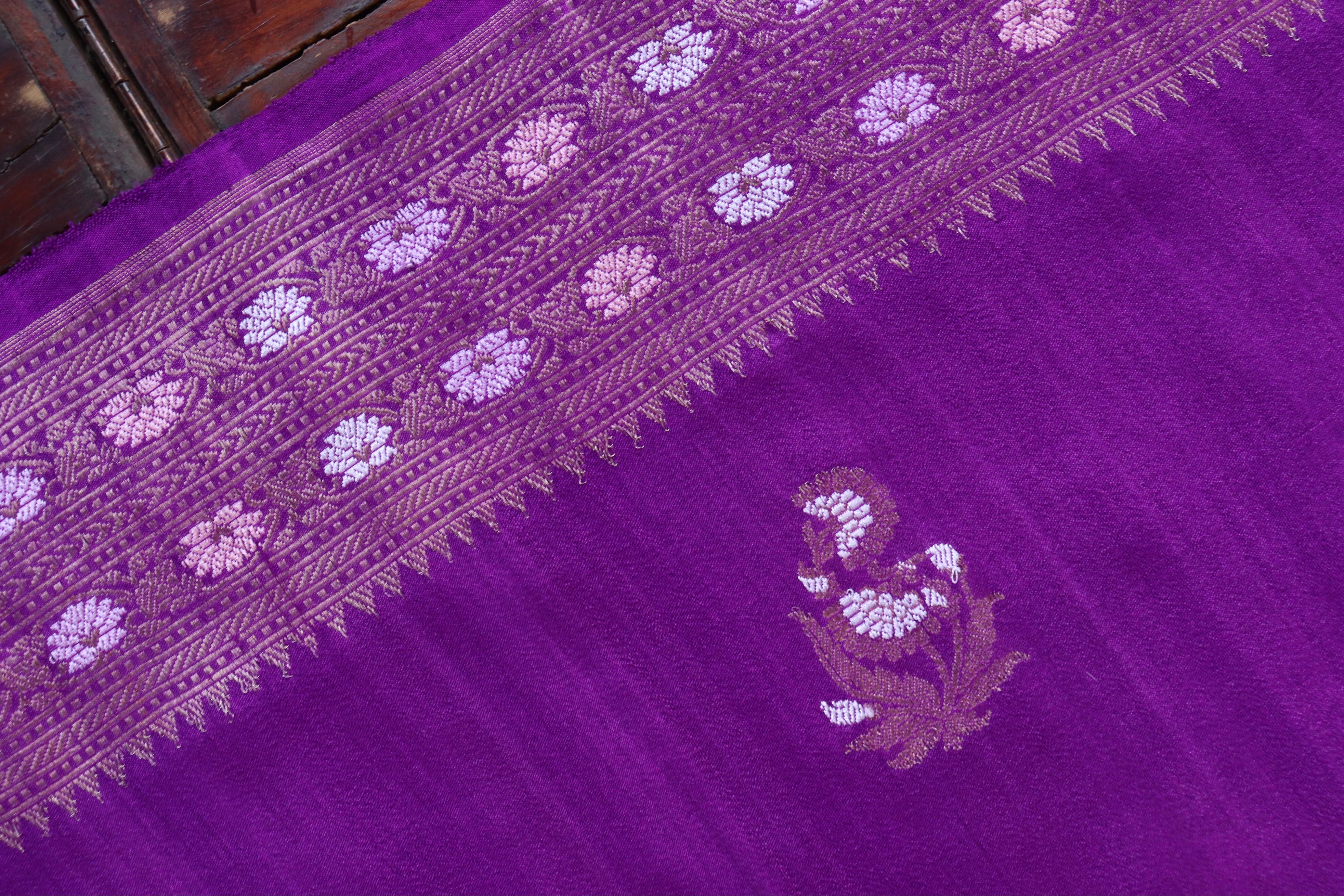 Purple Green Guldasta Motif Handwoven Tussar Silk Saree