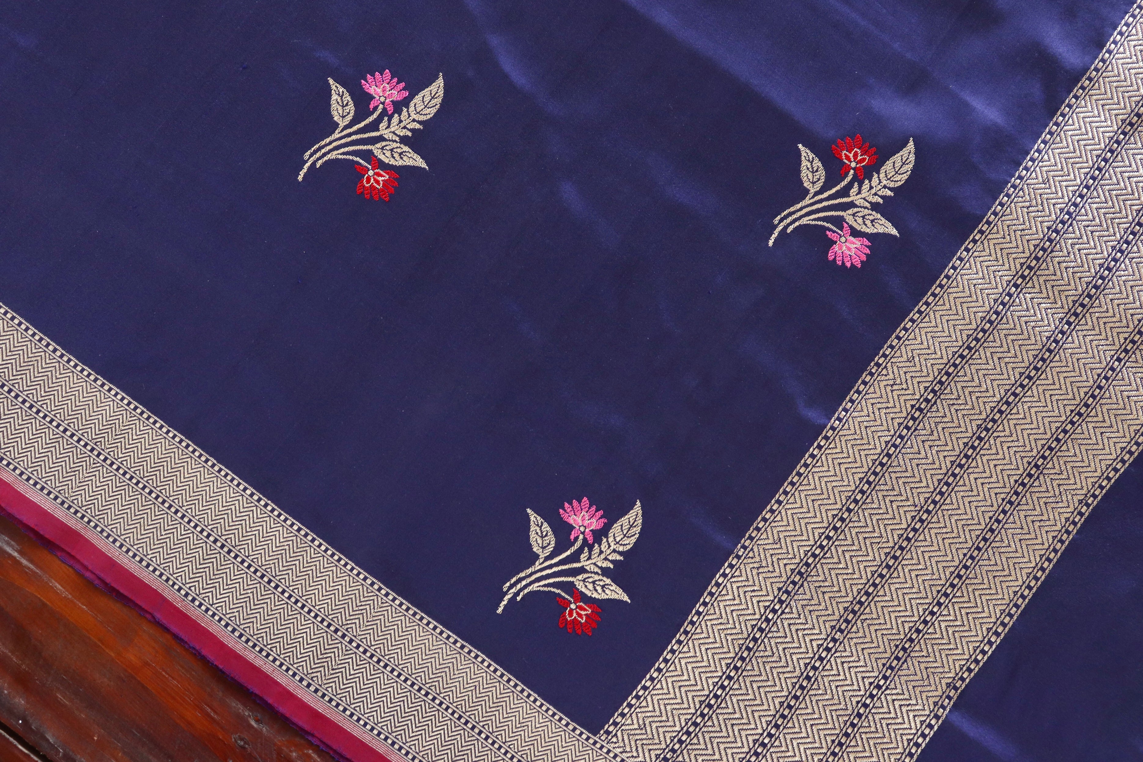 Navy Blue Leaf Motif Pure Silk Handloom Banarasi Dupatta