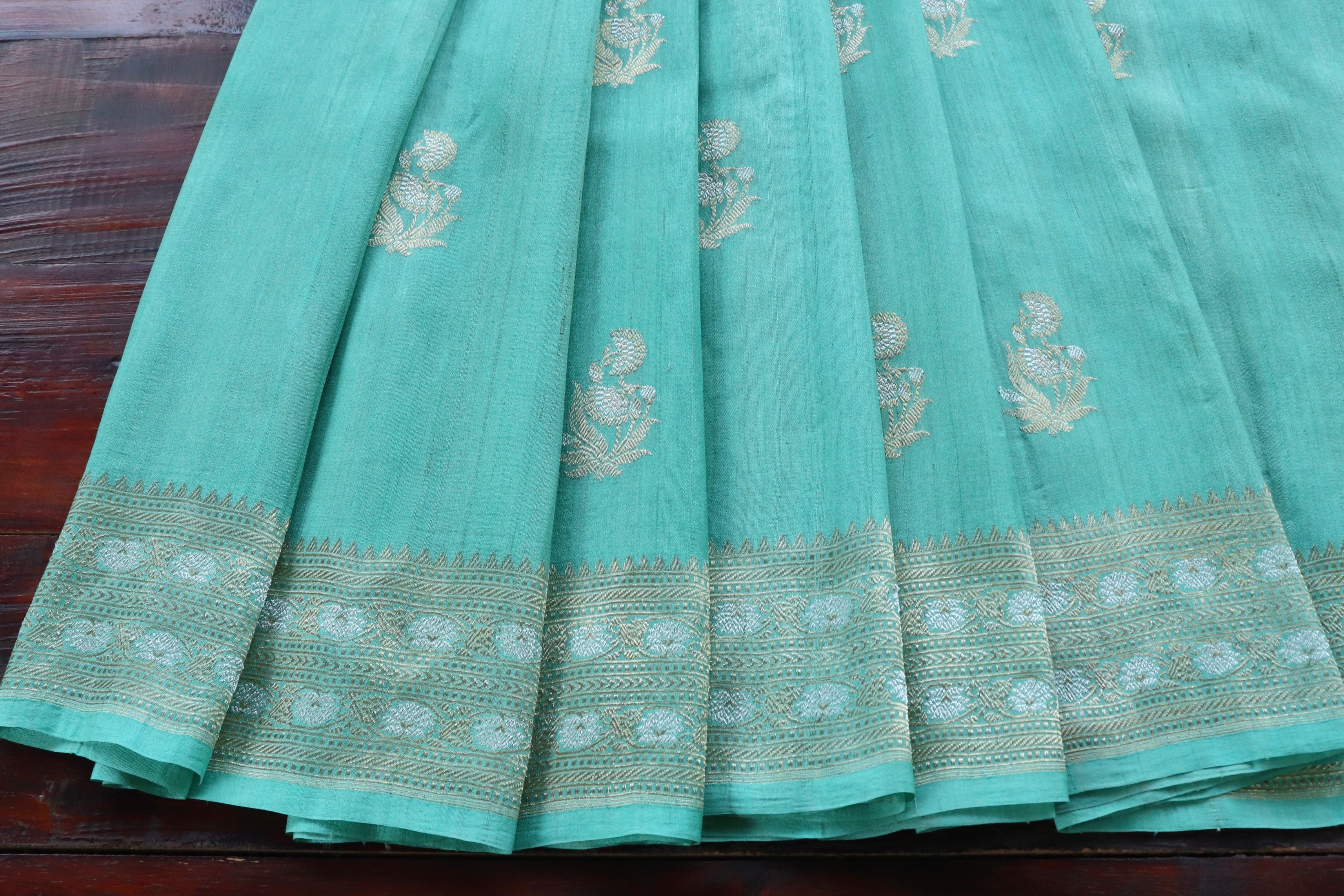 Sea Green Guldasta Motif Handwoven Tussar Silk Saree