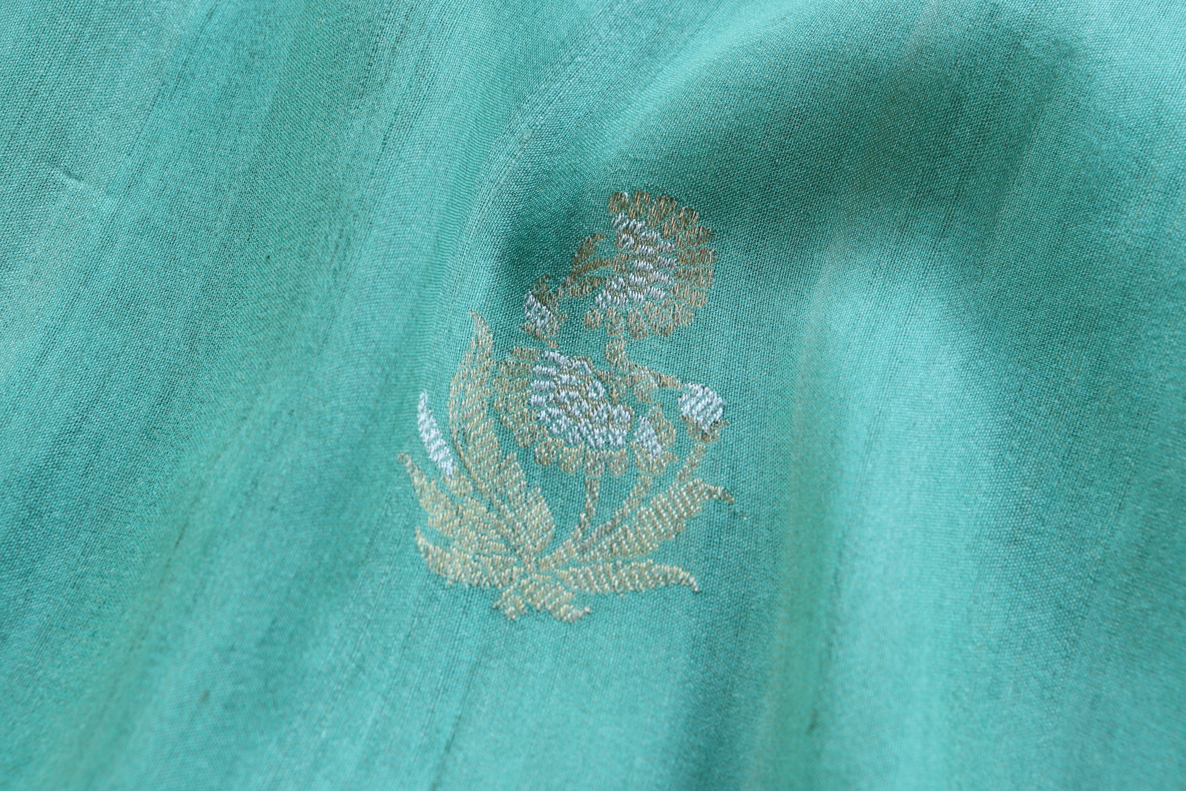 Sea Green Guldasta Motif Handwoven Tussar Silk Saree