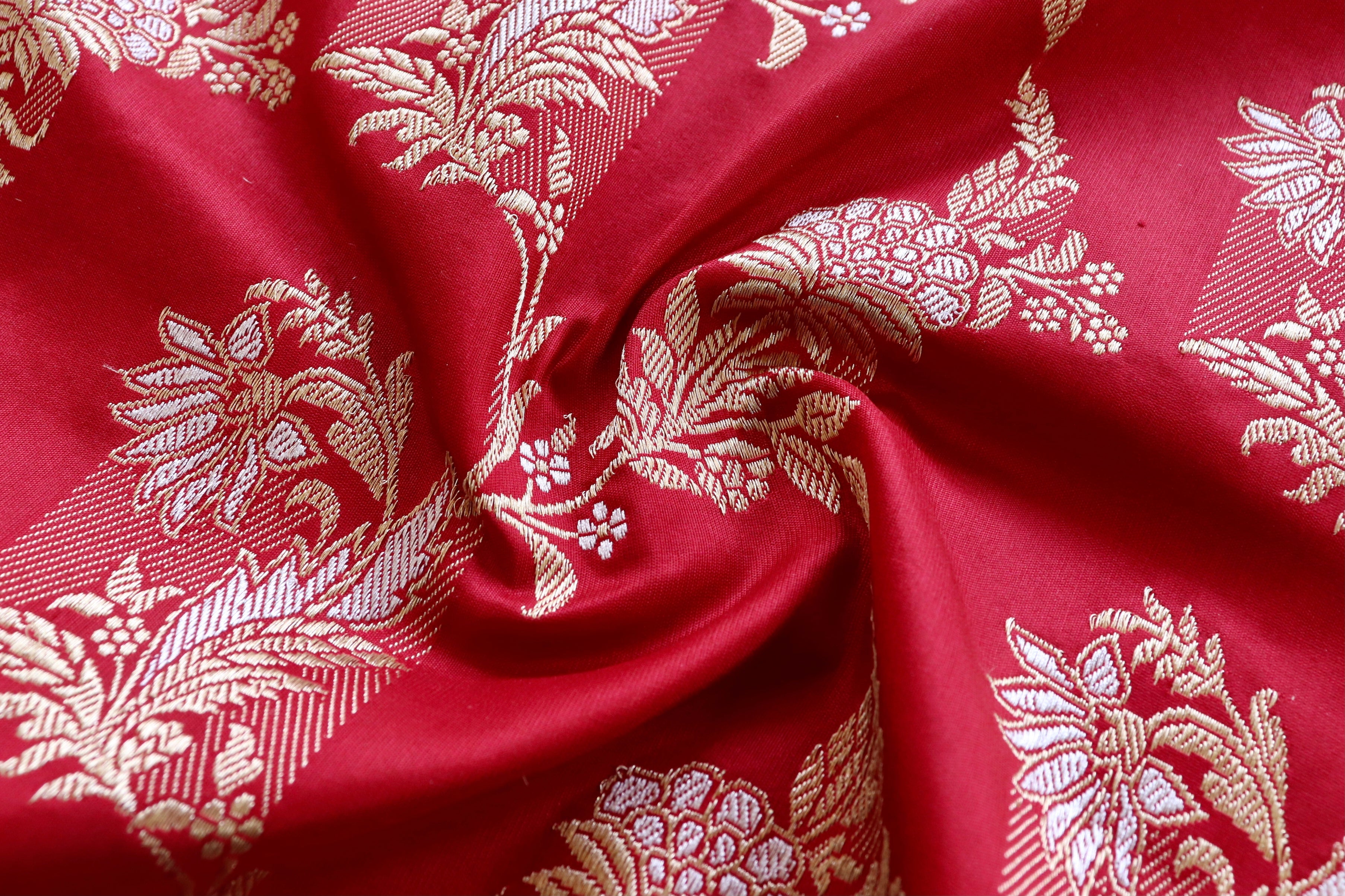 Classic Red Pure Silk Handloom Banarasi Phool Jangla Saree