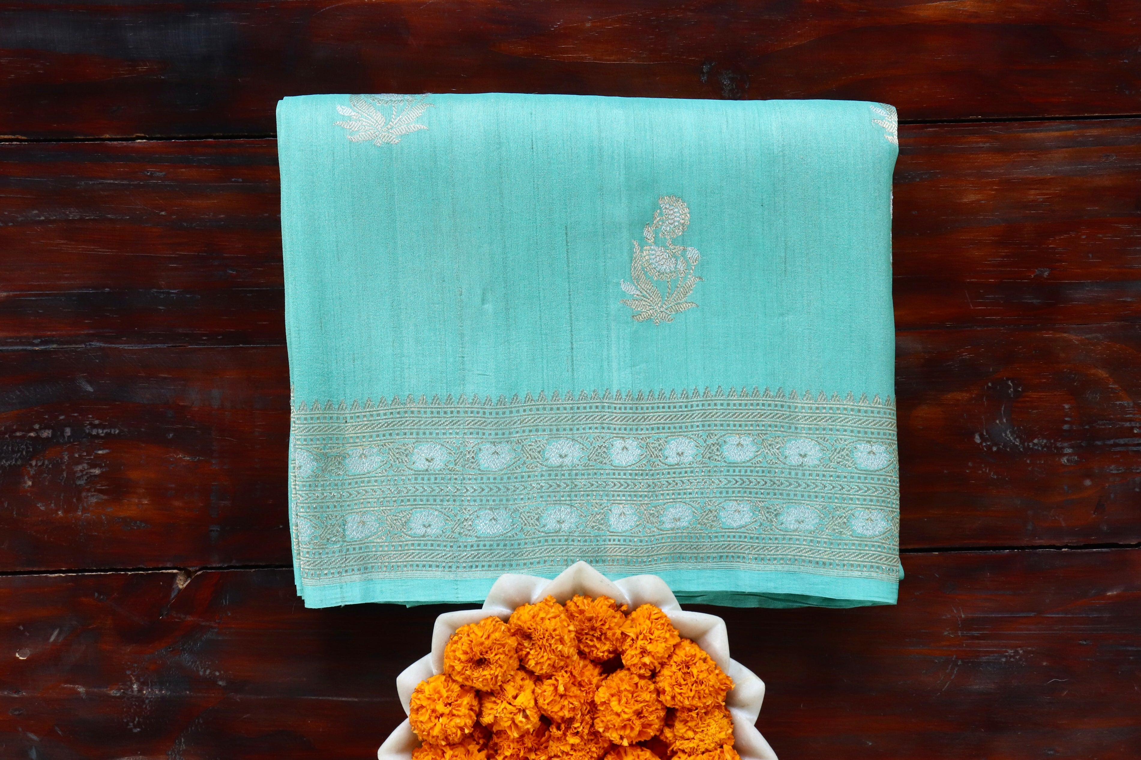 Sea Green Guldasta Motif Handwoven Tussar Silk Saree