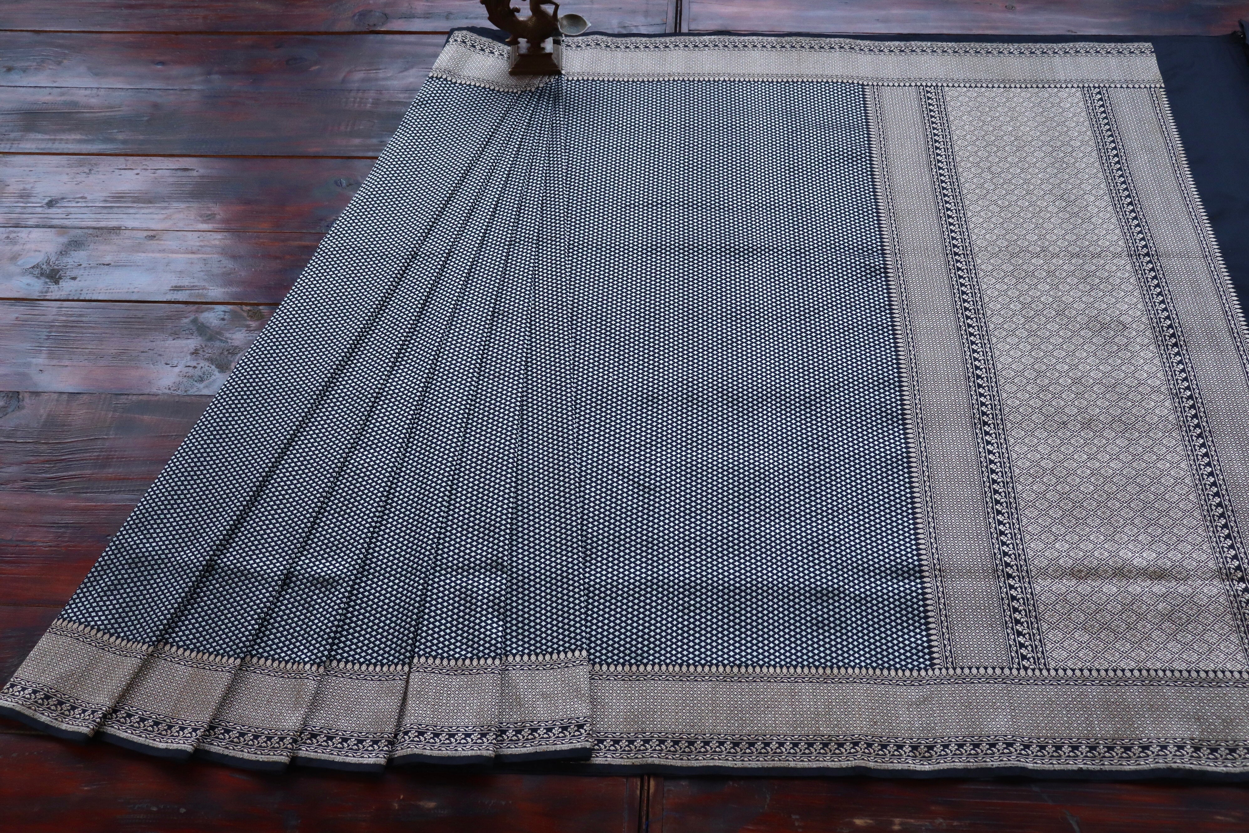 Black Resham Handwoven Banarasi Tanchoi Silk Saree