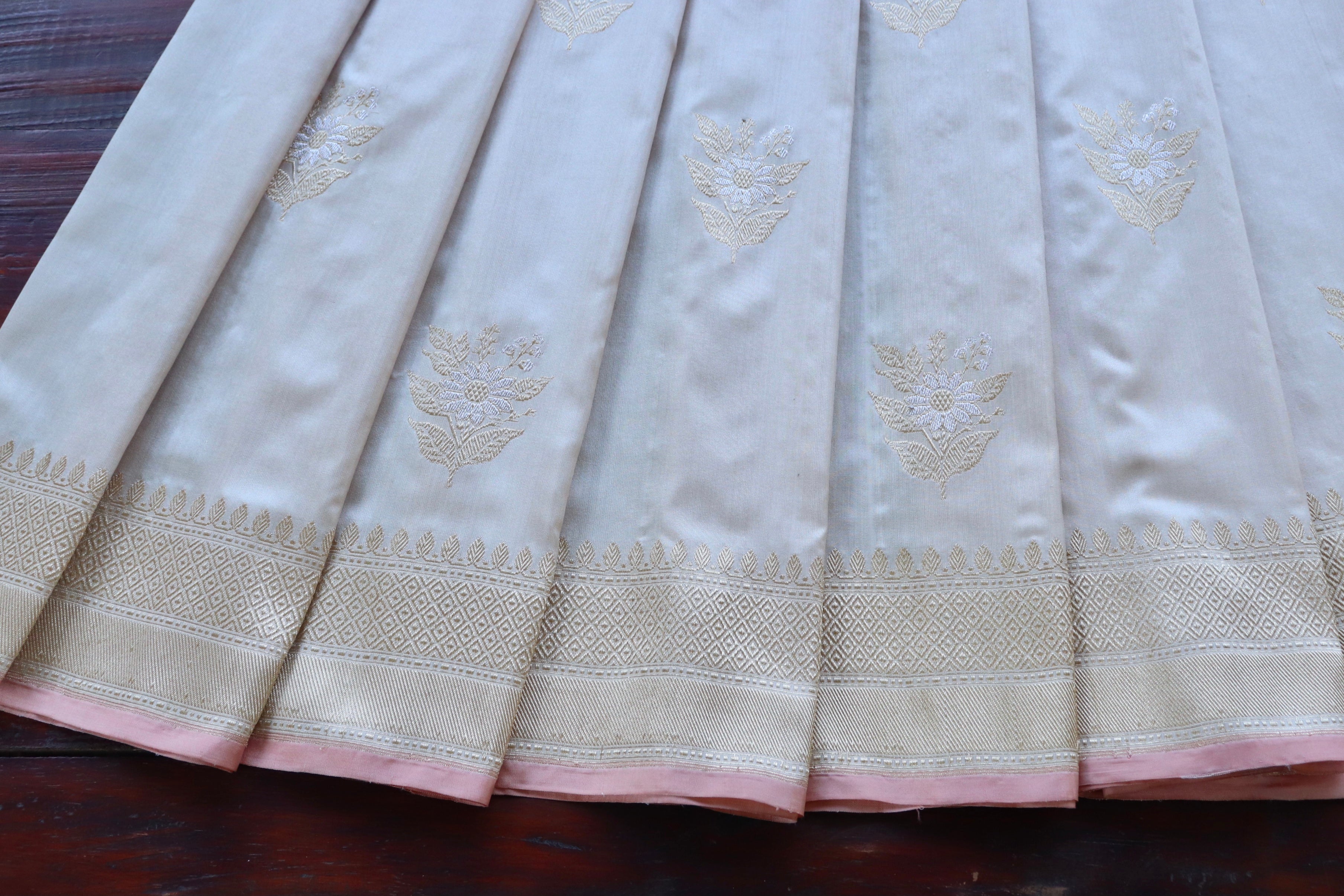 Ivory Sona Rupa Pure Silk Handloom Banarasi Saree