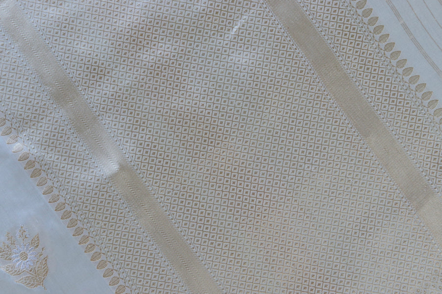 Pleat detail of Ivory Sona Rupa Banarasi saree