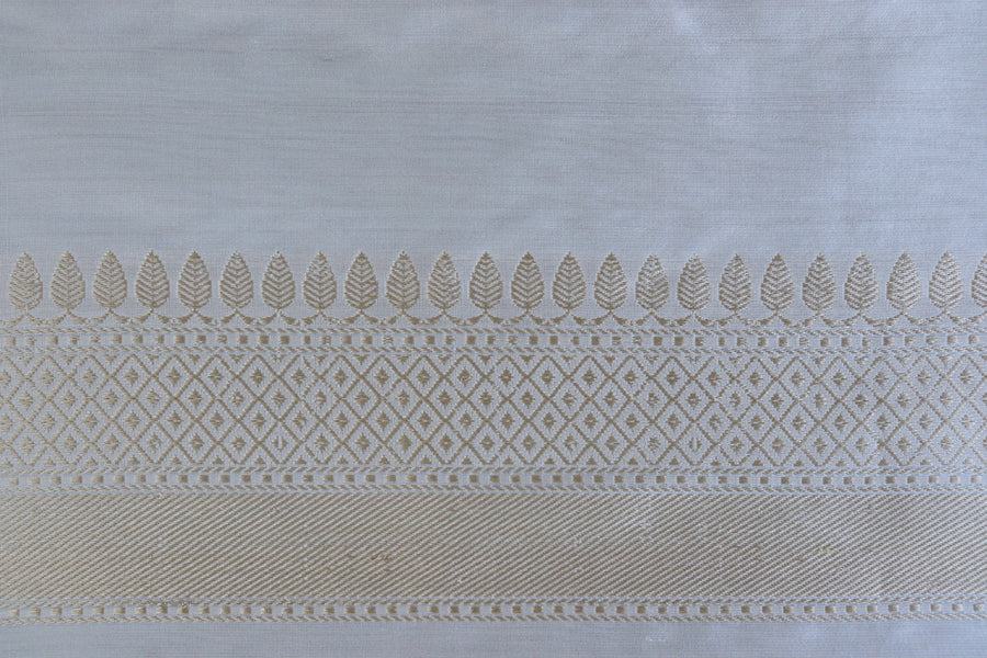 Sona Rupa gold-silver zari motif on Ivory Banarasi saree