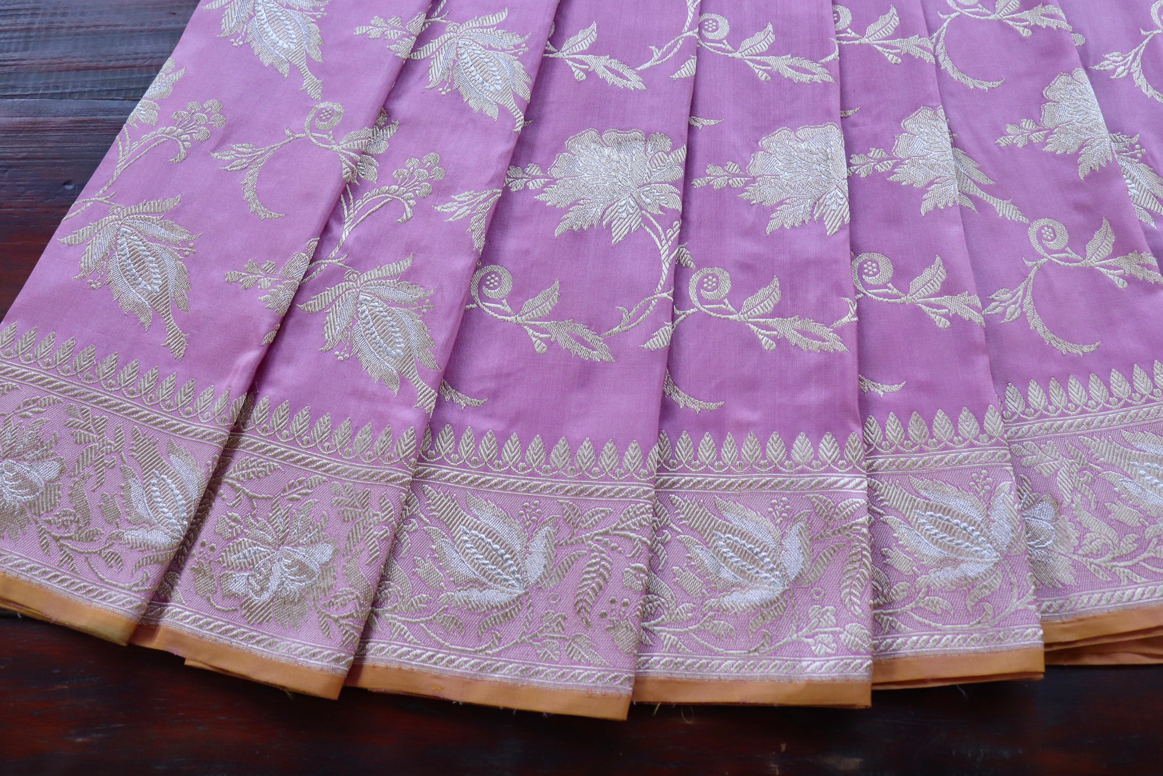 Lilac Chinar Jangla Pure Silk Handloom Banarasi Saree