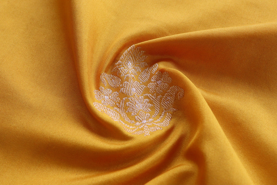 Mango Kadhua Motif Pure Silk Handloom Banarasi Saree