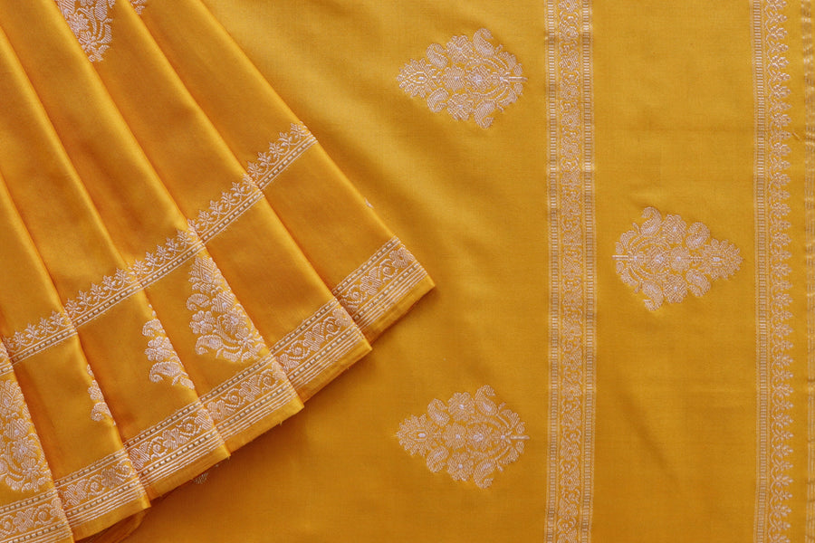 Mango Kadhua Motif Pure Silk Handloom Banarasi Saree