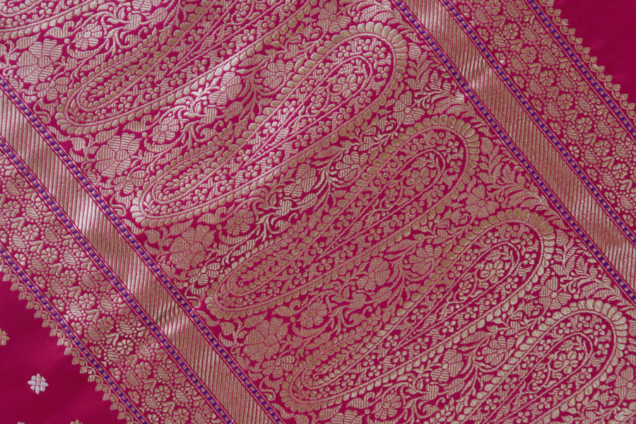 Pleat detail of Magenta pure zari Banarasi saree