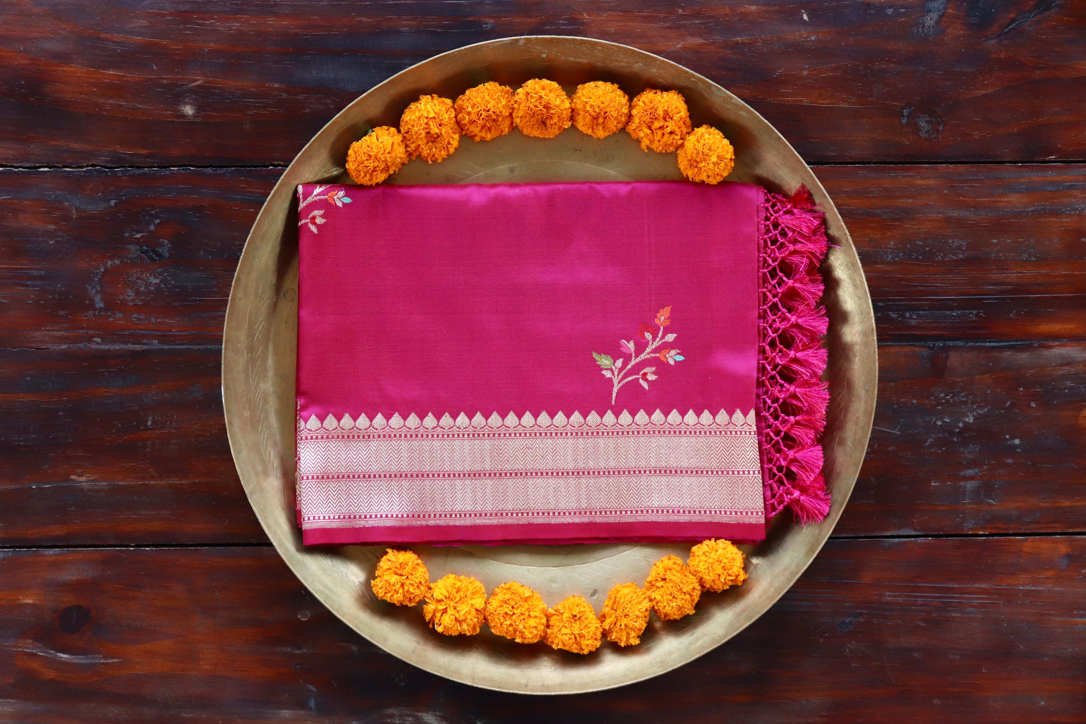 Magenta Leaf Motif Pure Silk Handloom Banarasi Dupatta