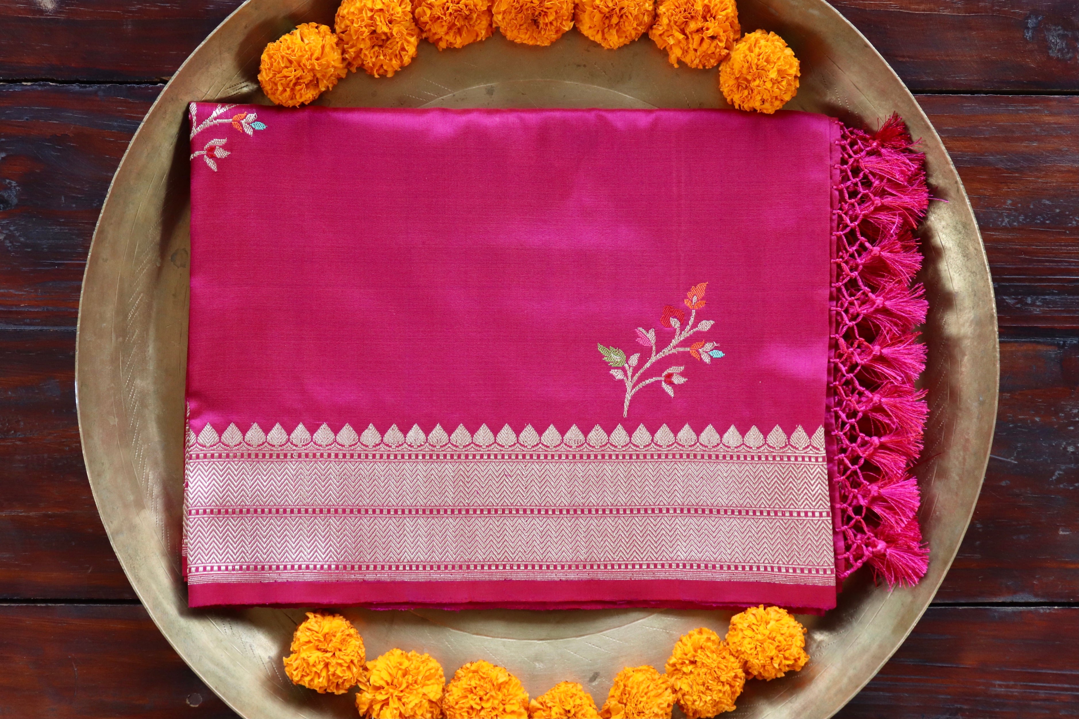 Magenta Leaf Motif Pure Silk Handloom Banarasi Dupatta