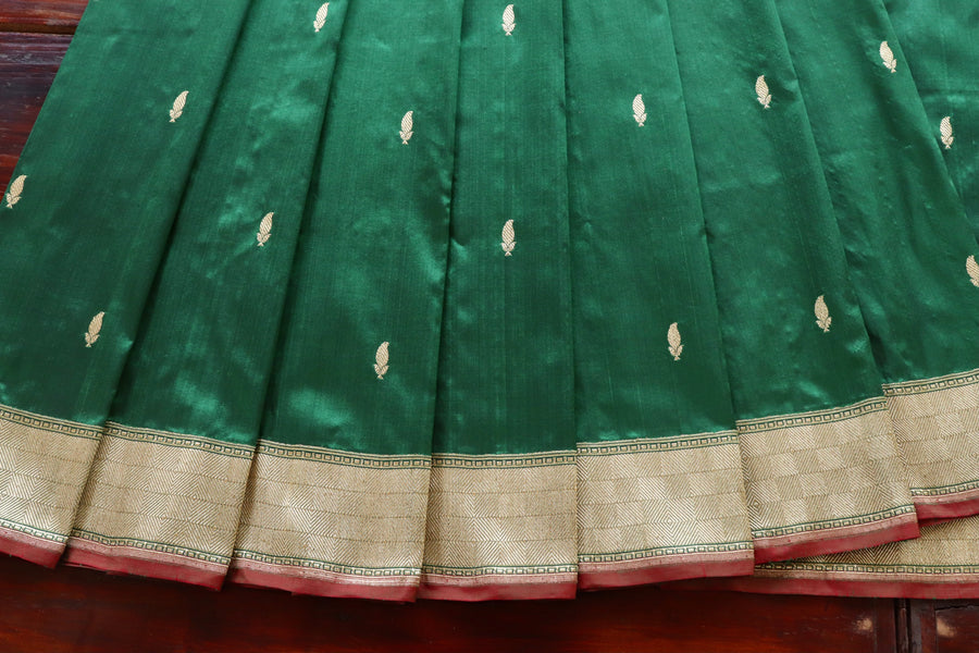 Bottle Green Kairy Kuniya Pure Silk Handloom Banarasi Saree