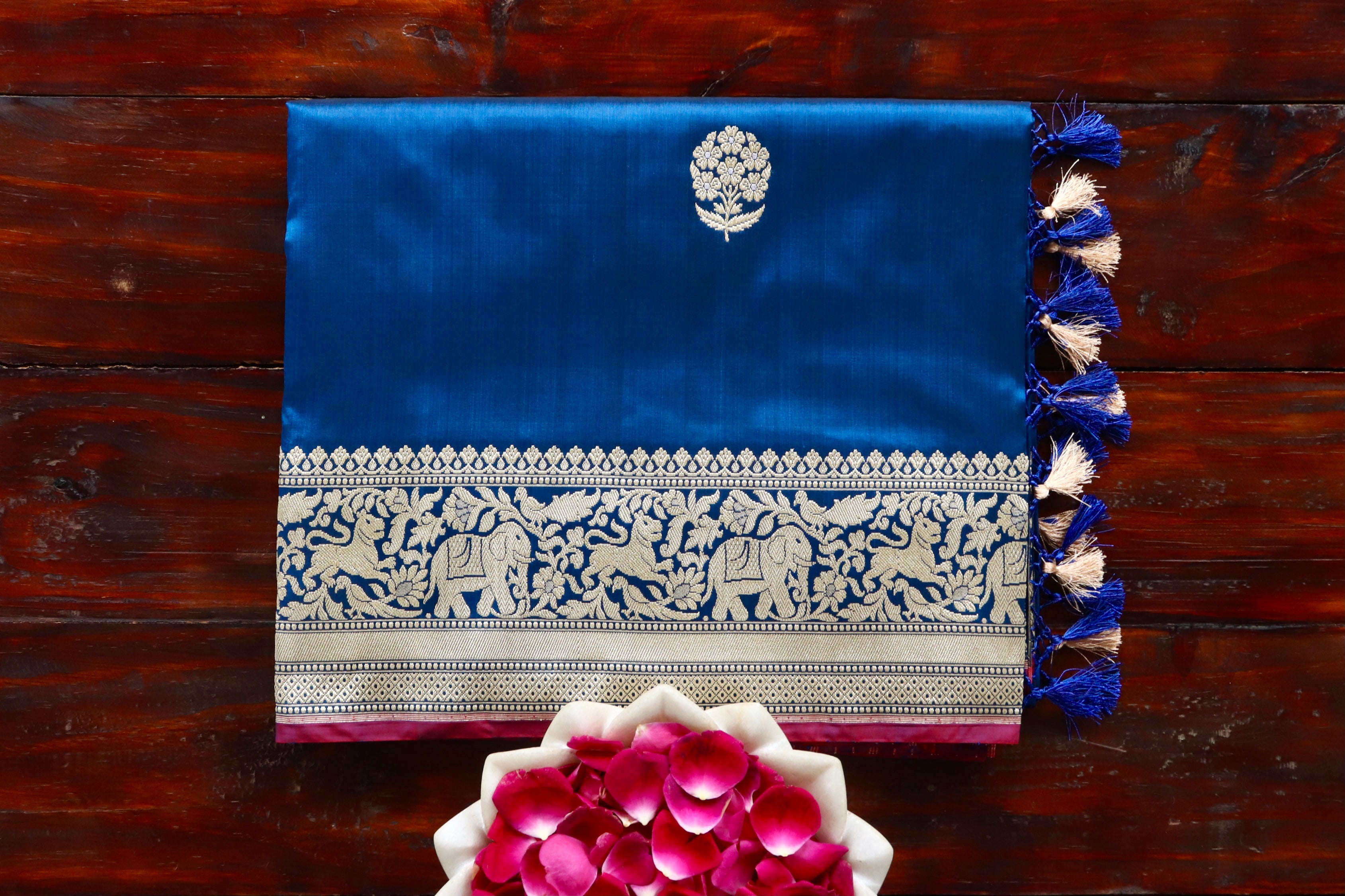 Navy Blue Shikargha Border Pure Silk Handloom Banarasi Saree