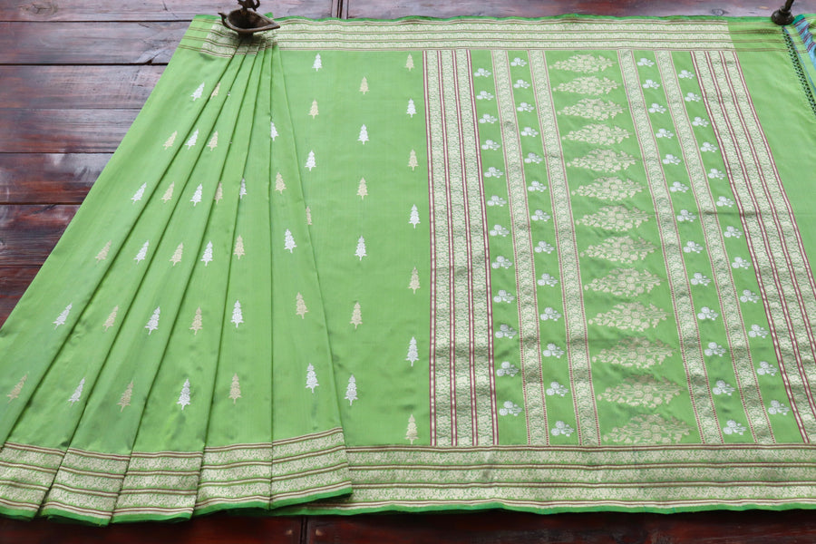 Parrot Green Kadhua Motif Pure Silk Handloom Banarasi Saree