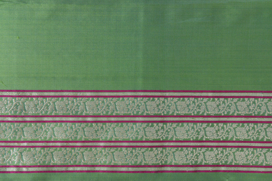 Parrot Green Kadhua Motif Pure Silk Handloom Banarasi Saree