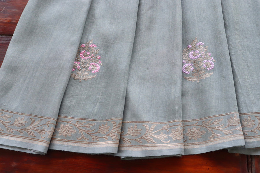 Grey Kadhua Motif Munga Silk Saree | Stuti Weaves