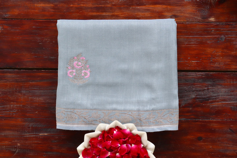 Grey handloom Banarsi saree with kadhua motifs in Munga silk