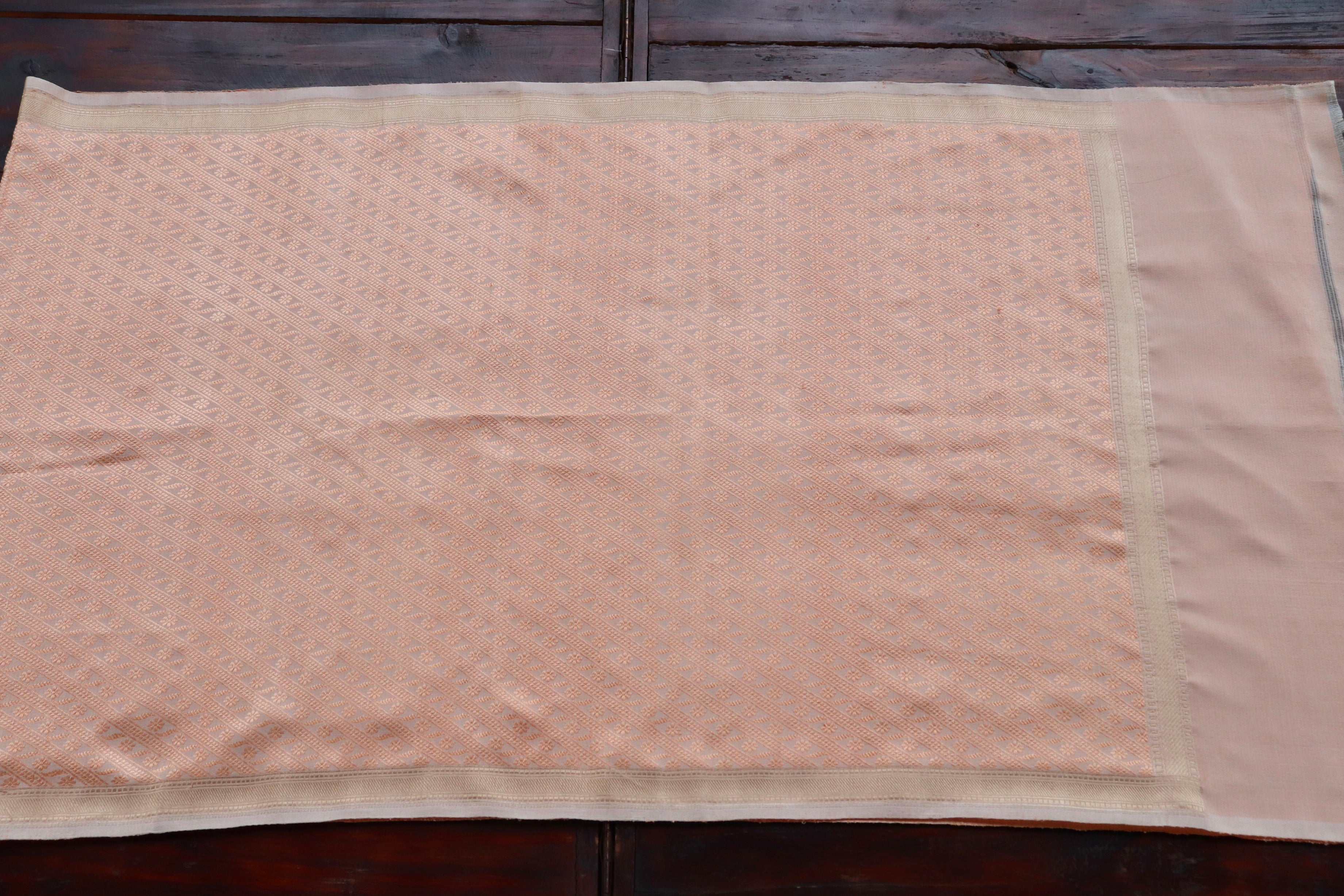 Peach & Gold Silk Handloom Banarasi Stole