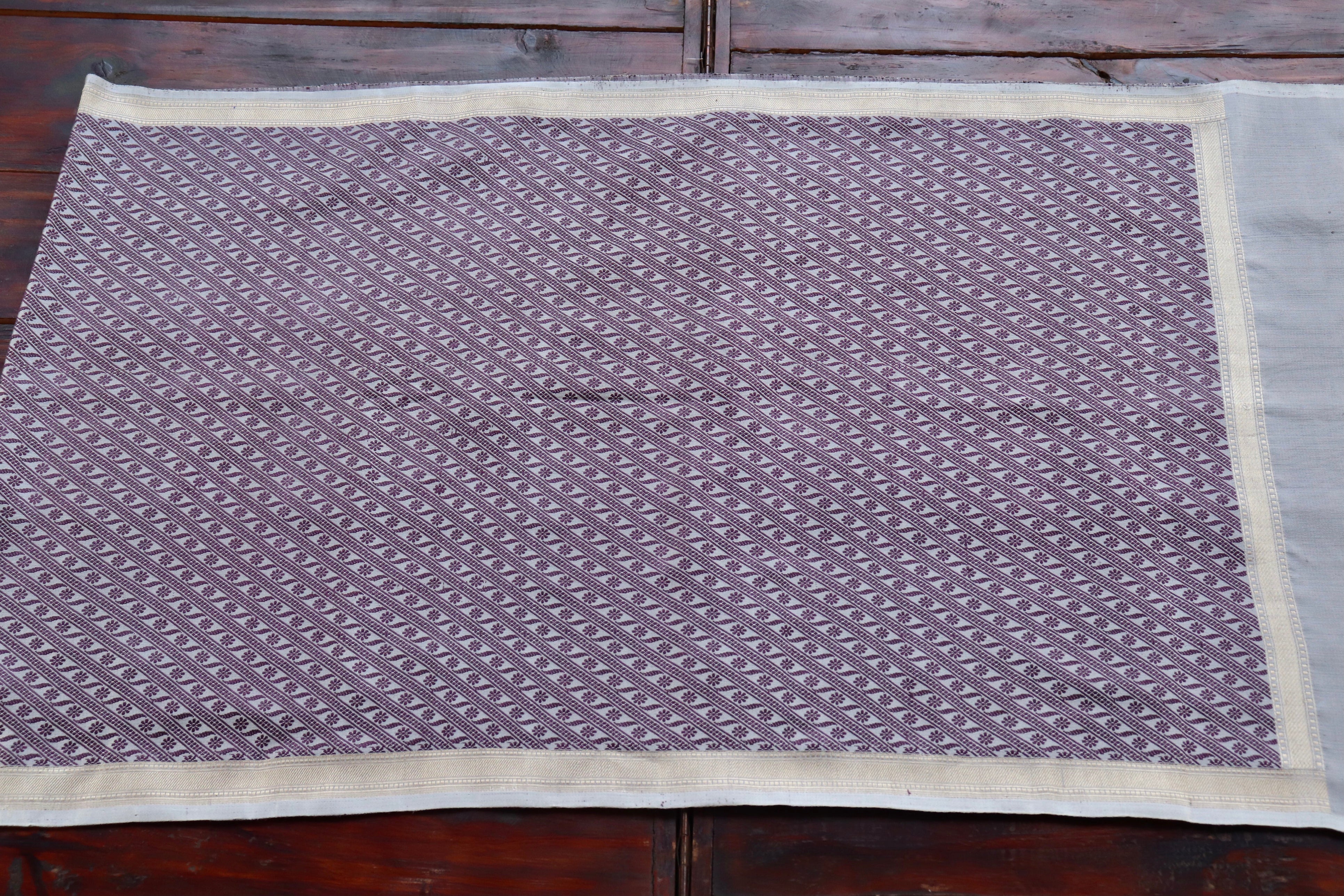 Purple & Ivory Silk Handloom Banarasi Stole