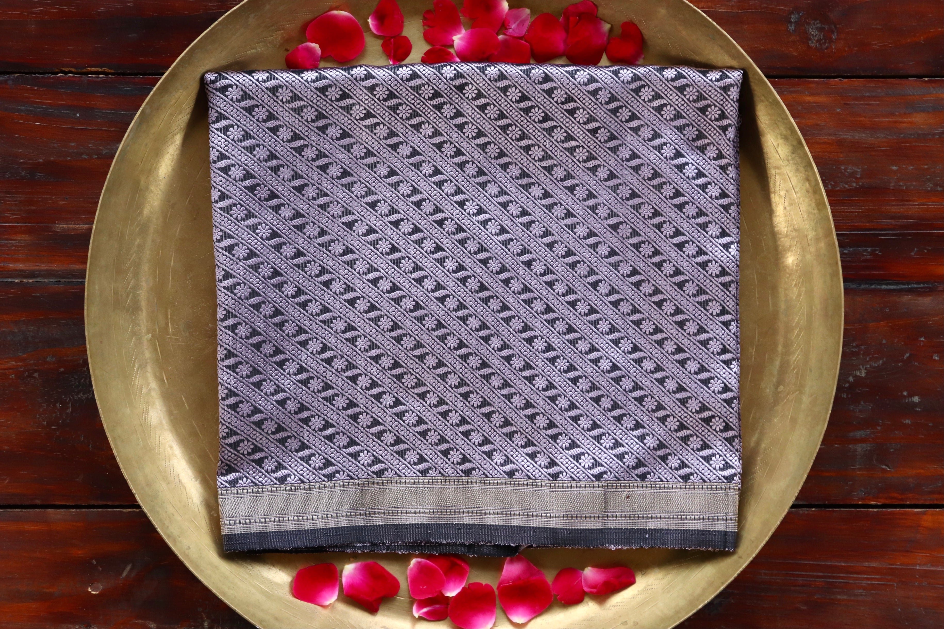 Black & Mauve Silk Handloom Banarasi Stole