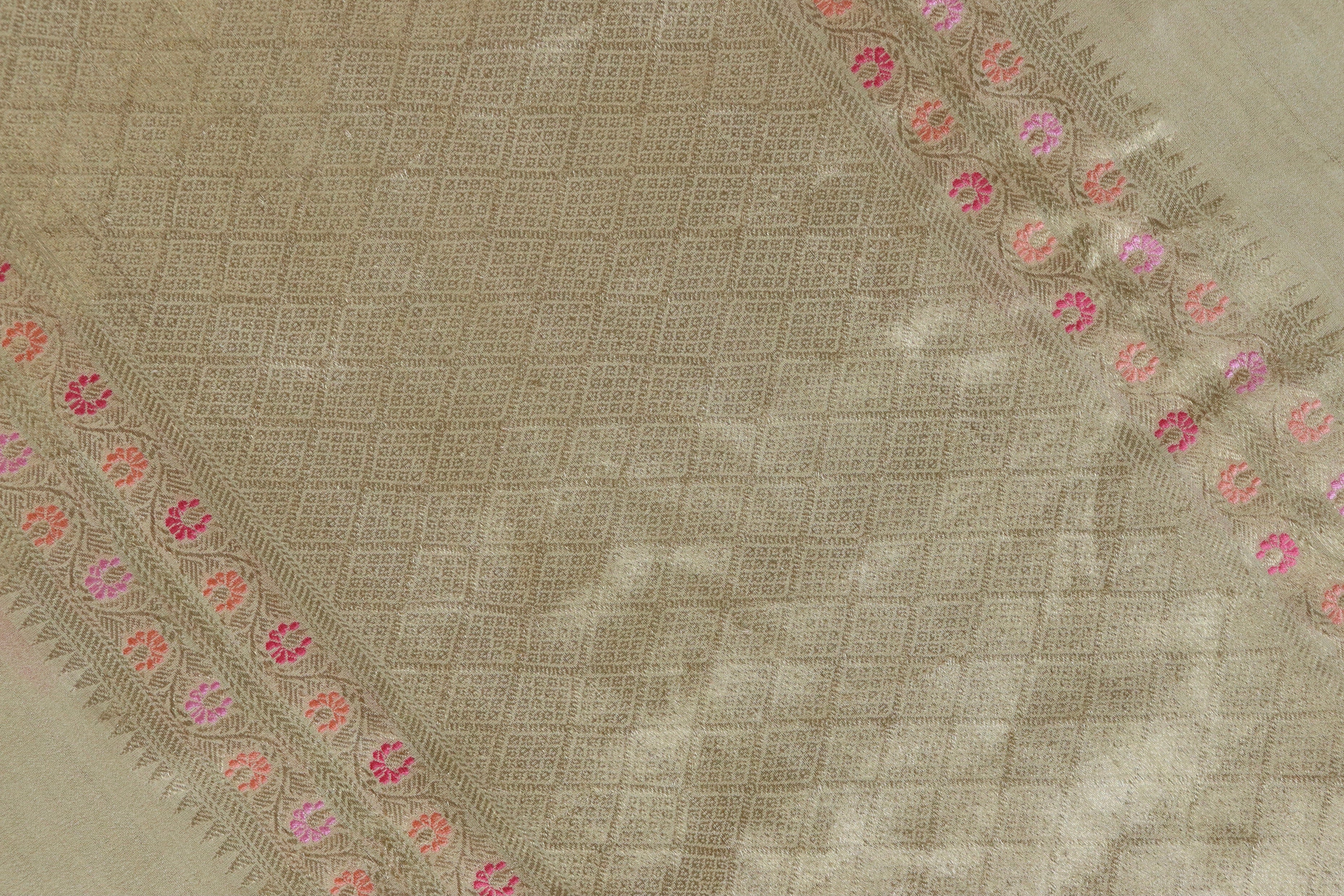 Pale Yellow Guldasta Motif Handwoven Tussar Silk Saree