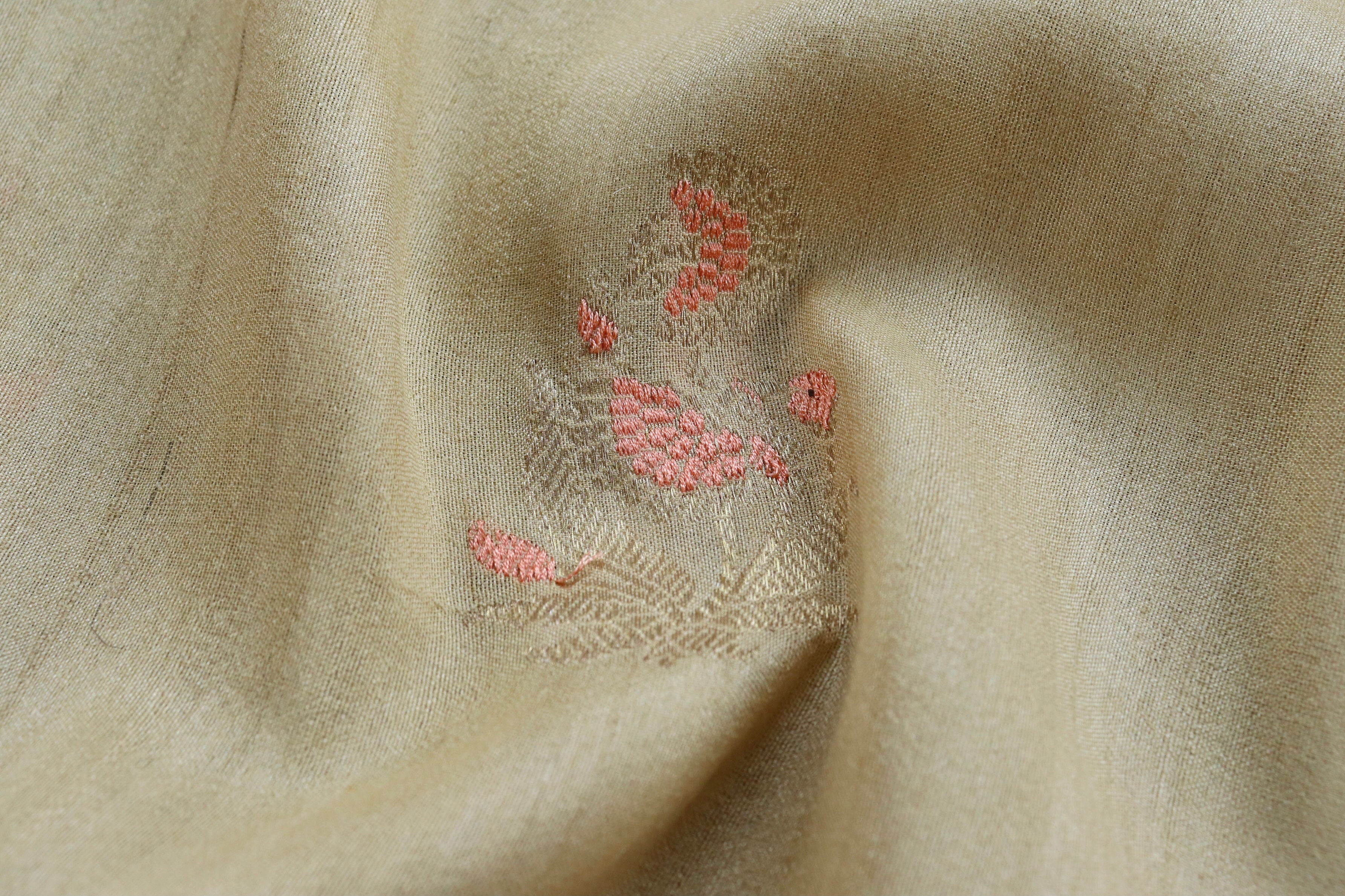 Pale Yellow Guldasta Motif Handwoven Tussar Silk Saree