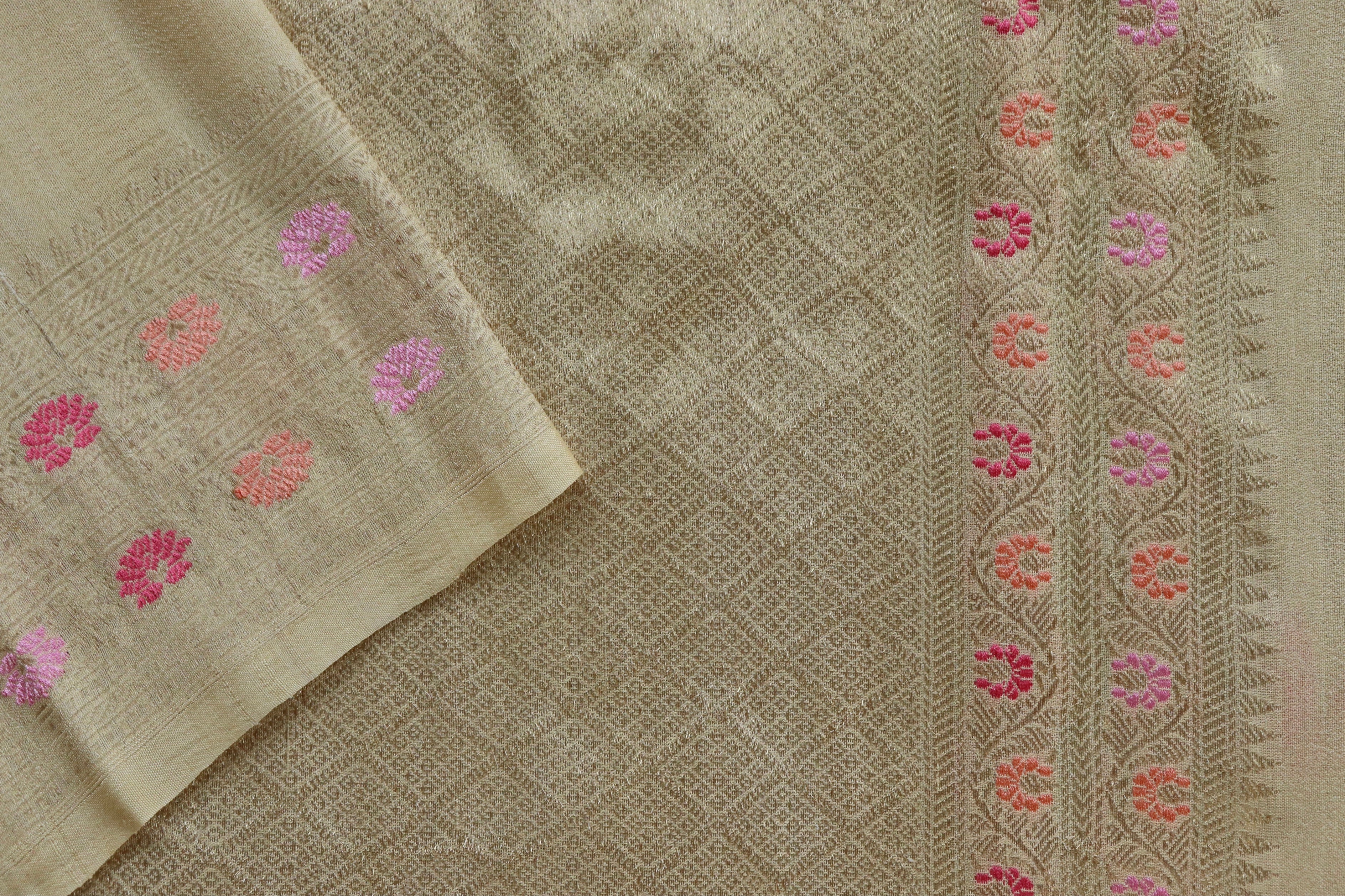 Pale Yellow Guldasta Motif Handwoven Tussar Silk Saree