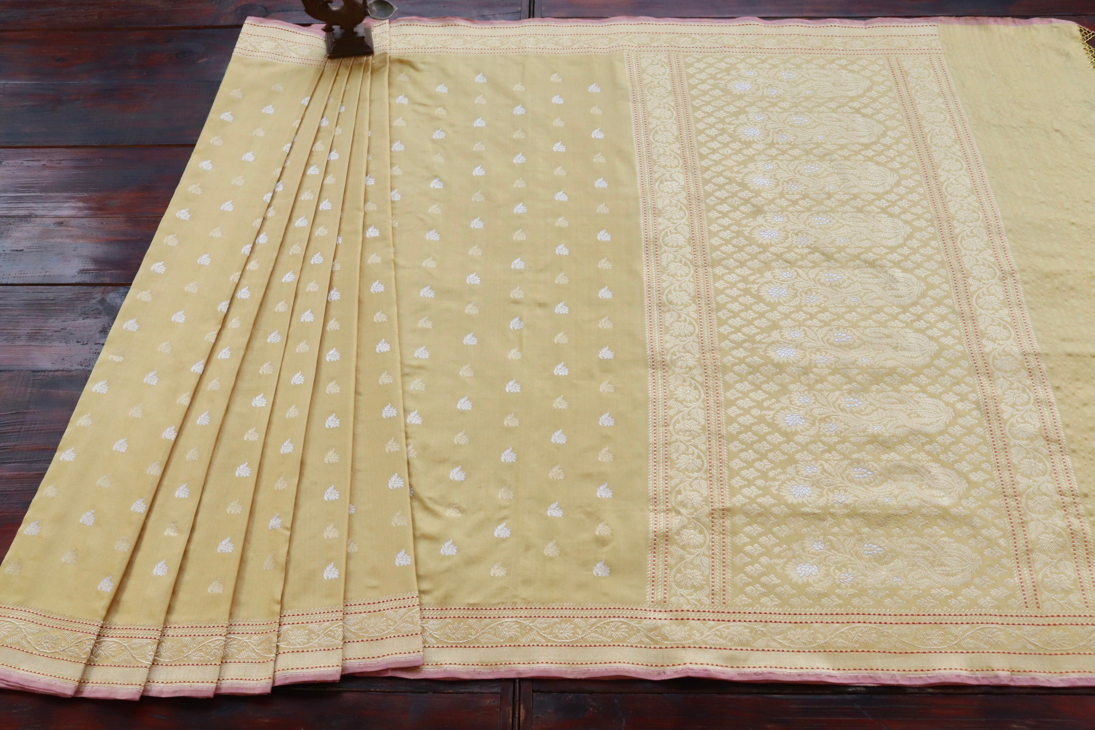 Butter Yellow Kadhua Motif Pure Silk Handloom Banarasi Saree