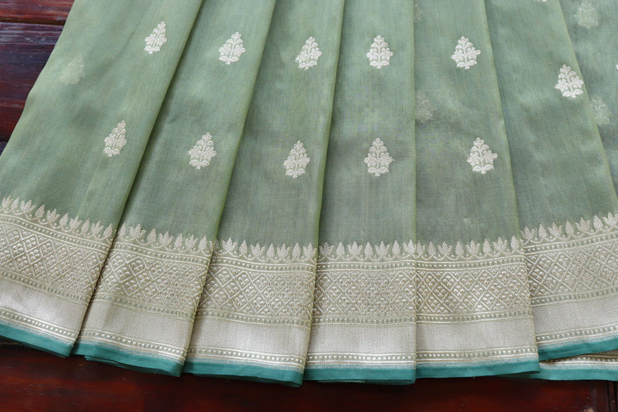 Pista Green Leaf Motif Handloom Banarasi Silk Saree