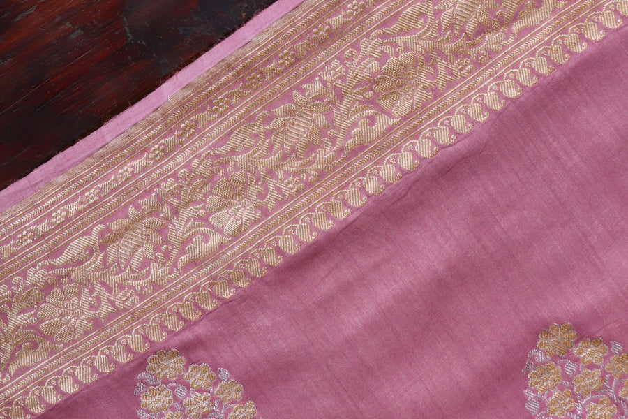 Munga silk texture of Soft Pink Phool saree
