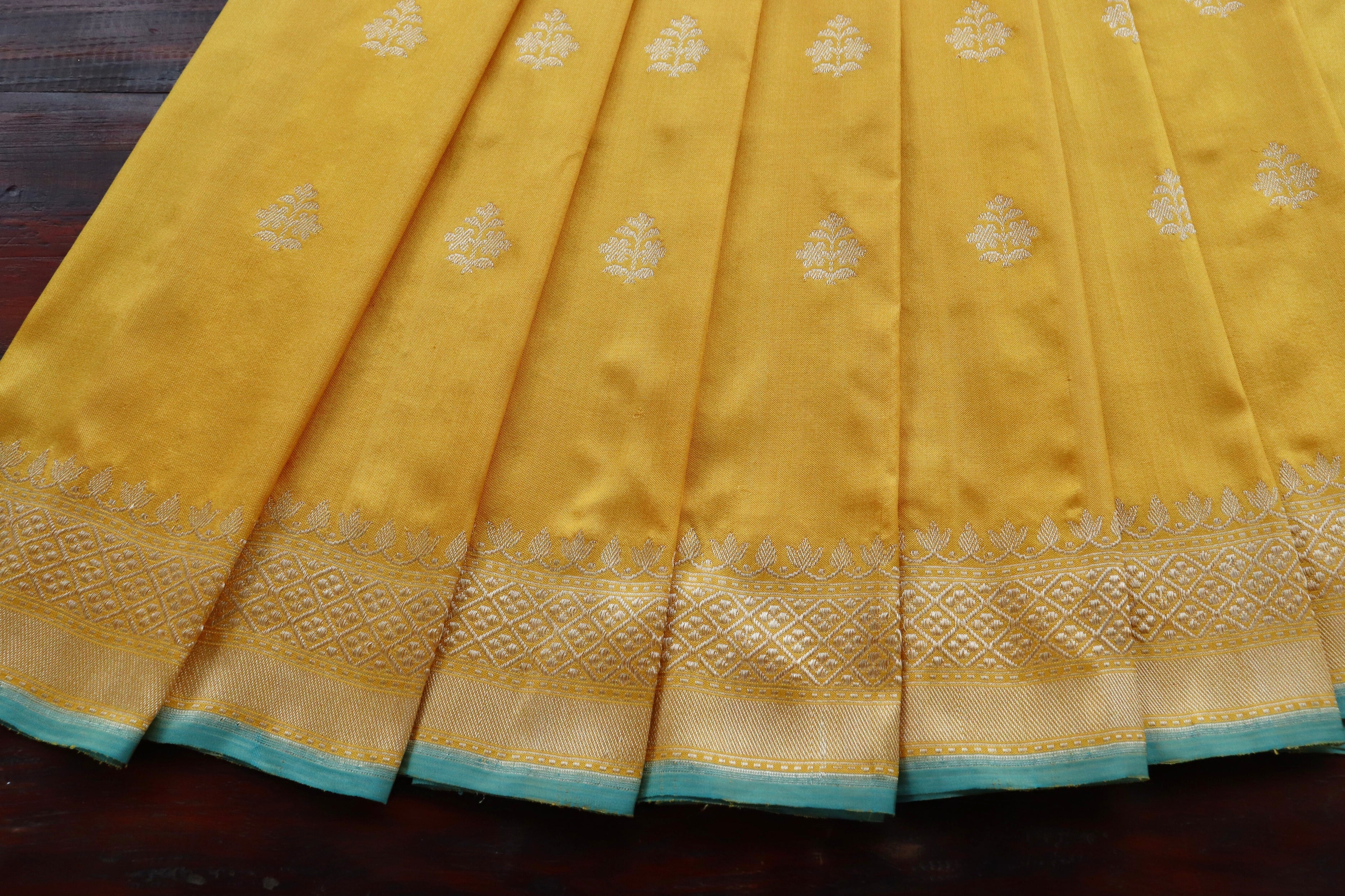 Yellow Leaf Motif Handloom Banarasi Silk Saree