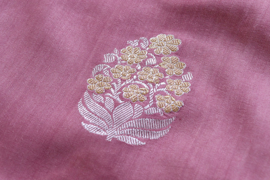 Aanchal motif on Soft Pink Phool Munga saree