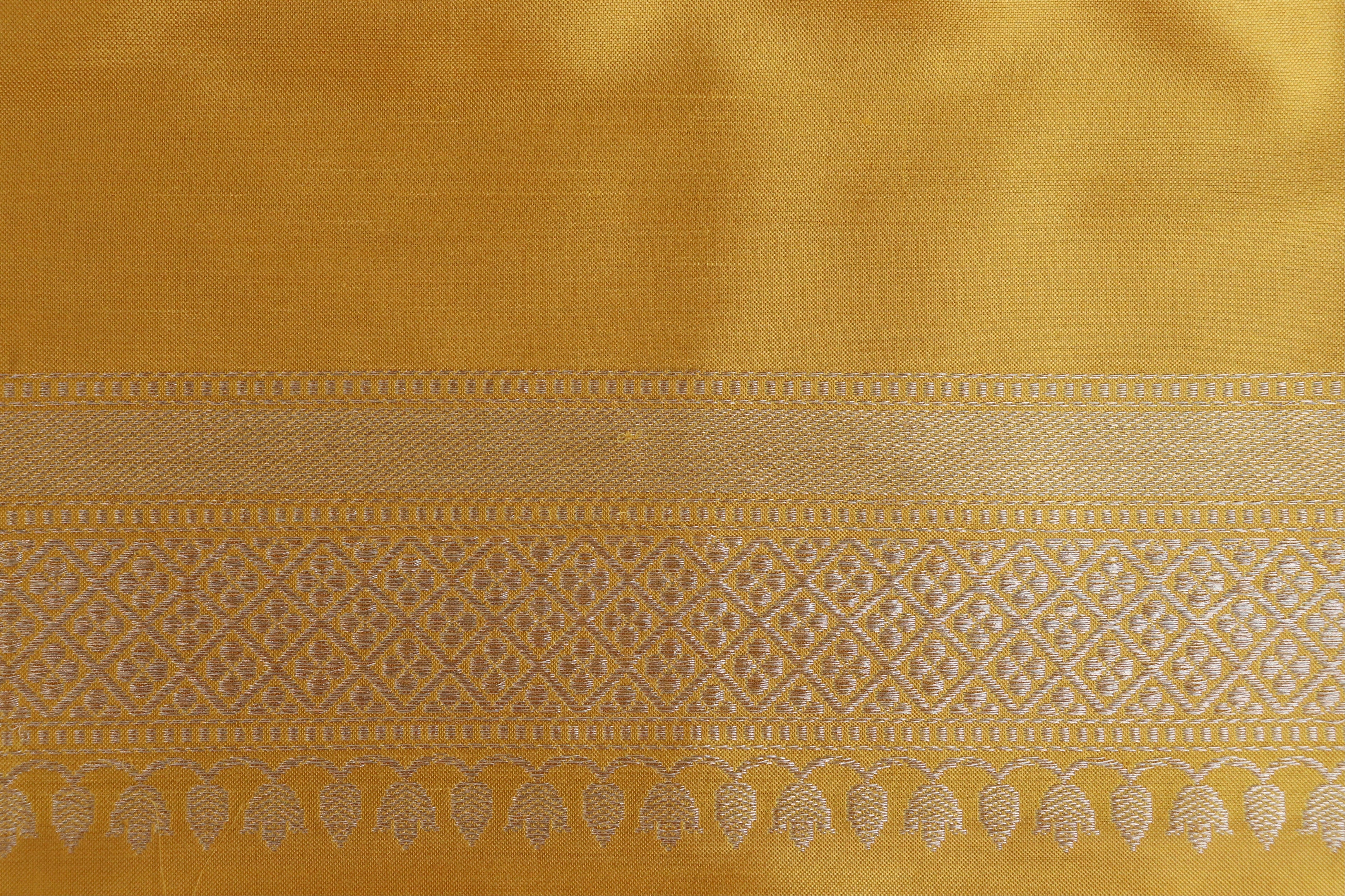 Yellow Leaf Motif Handloom Banarasi Silk Saree