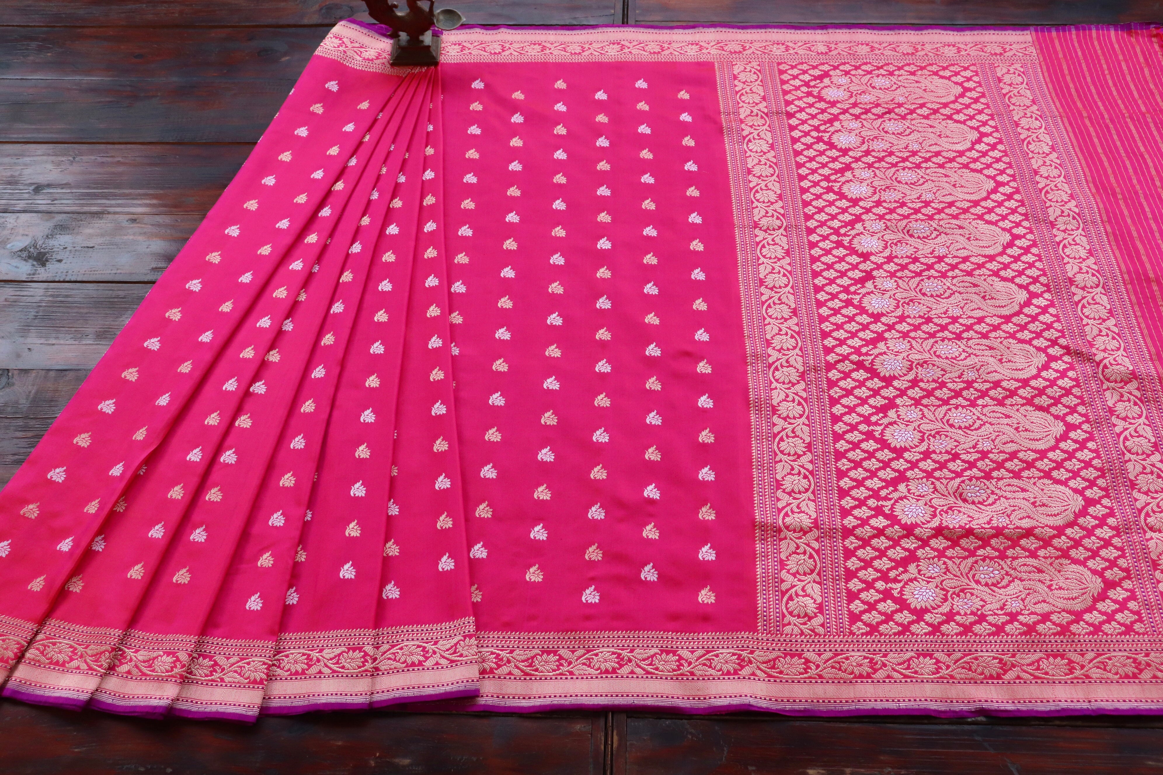 Rani Kadhua Motif Pure Silk Handloom Banarasi Saree