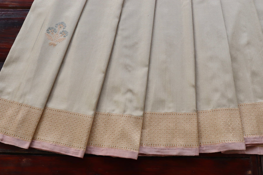 Gold Tissue Meenadar Kadhua Banarasi Handwoven Silk Sarees