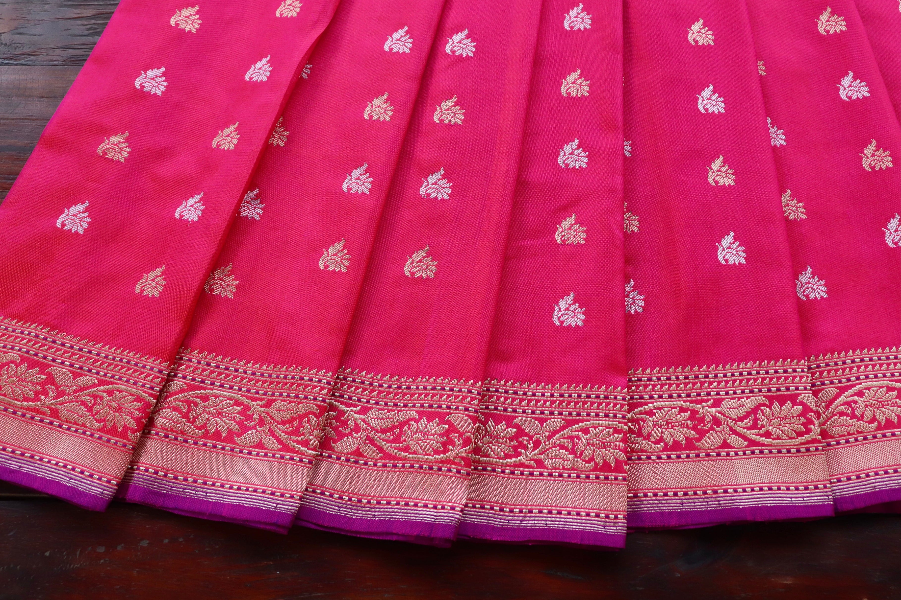 Rani Kadhua Motif Pure Silk Handloom Banarasi Saree