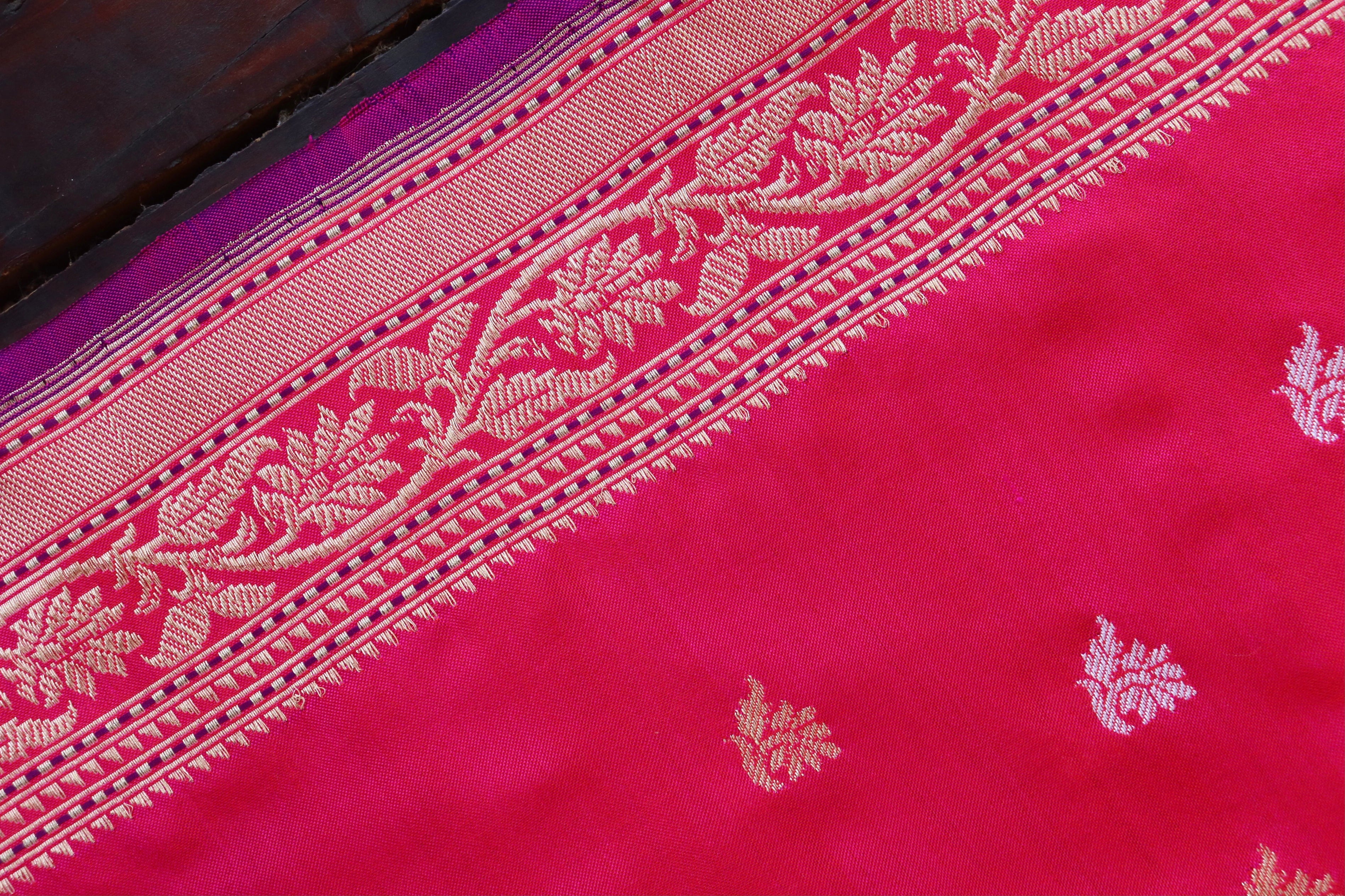 Rani Kadhua Motif Pure Silk Handloom Banarasi Saree