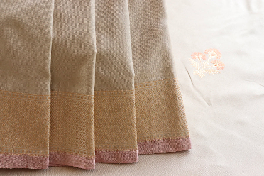 Gold Tissue Meenadar Kadhua Banarasi Handwoven Silk Sarees