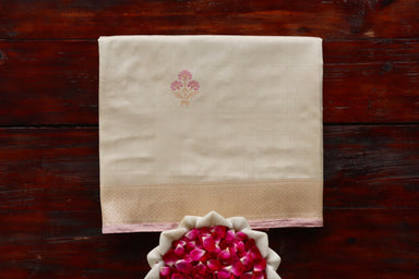 Gold handloom Banarsi saree with kadhua motifs in Katan silk